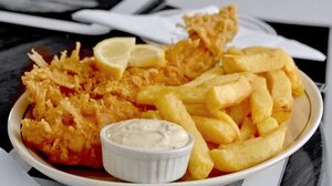 Πώς ο πόλεμος στην Ουκρανία απειλεί τα... Fish and Chips!