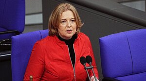 Στο Κίεβο η πρόεδρος της γερμανικής Βουλής με την ευκαιρία των εορτασμών για το τέλος του Β' Παγκοσμίου Πολέμου