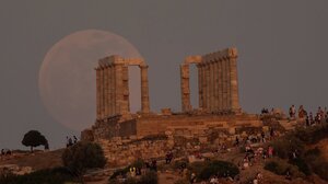 Ματωμένο φεγγάρι: Έρχεται τη νύχτα της Κυριακής η εντυπωσιακή έκλειψη Σελήνης