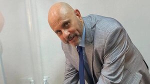 Ο αντιεμβολιαστής γιατρός Κούβελας ίδρυσε κόμμα αρνητών με τίτλο "Πνοή Δημοκρατίας"