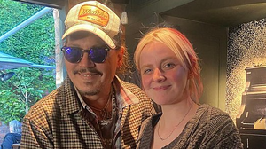 Ο Johnny Depp έδωσε πατρικές συμβουλές σε μια έγκυο fan του