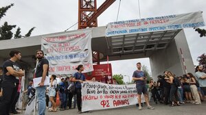 Φοιτητές απέκλεισαν την Πανεπιστημιούπολη στου Ζωγράφου