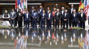 Στη γραμμή της Δύσης η G7 – Ενστάσεις για εμπάργκο σε ρωσικό πετρέλαιο & χρυσό