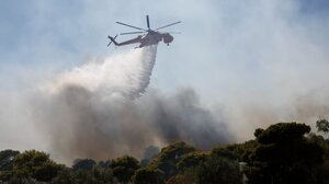 Σε ύφεση η φωτιά στο Άγιον Όρος-Συνεχίζεται η κατάσβεση