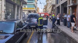 Φορτηγάκι τυλίχτηκε στις φλόγες στο κέντρο της πόλης 