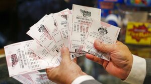 Λοταρία mega millions στις ΗΠΑ: 1,3 δισ. δολάρια σε έναν τυχερό 