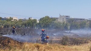 Φωτιά στα Λινοπεράματα - Σηκώθηκαν δύο ελικόπτερα