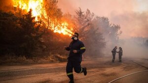 Φωτιά: Σύσταση για αποφυγή μετακινήσεων προς εγκαταστάσεις απασχόλησης παιδιών