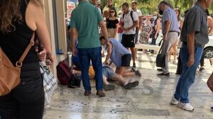 Κατέρρευσε μπροστά στα μάτια των περαστικών 