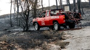 Πυρκαγιές: Πολύ μεγάλος κίνδυνος και σήμερα - Στάχτη πάνω από 15.500 στρέμματα στην Πεντέλη