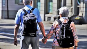 Κοινωνικός τουρισμός για συνταξιούχους ελεύθερους επαγγελματίες: Από σήμερα οι αιτήσεις για το νέο πρόγραμμα