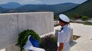 Δίστομο: Προσκύνημα σπουδαστών της Σχολής Ναυτικών Δοκίμων στο λόφο του μαυσωλείου