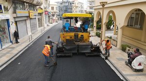 Ηράκλειο: Εργασίες ασφαλτόστρωσης στα Καμίνια