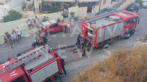 Φωτιά δίπλα σε σπίτια σήμανε συναγερμό - Επί ποδός η Πυροσβεστική