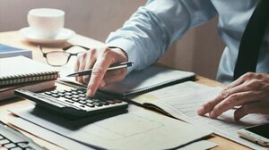 «Σβήνουν» τα φορολογικά αρχεία χιλιάδων υποθέσεων φυσικών και νομικών προσώπων 