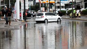 Αποκαταστάθηκε η κυκλοφορία στις λεωφόρους Ποσειδώνος και Βουλιαγμένης