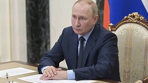 Παράσημο του Τάγματος του Θάρρους απονεμει μετά θάνατον στην Ντάρια Ντούγκινα, ο Πούτιν