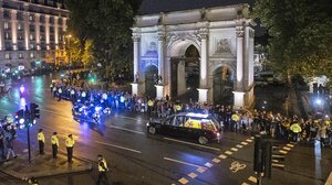 Βασίλισσα Ελισάβετ: Στο βρετανικό κοινοβούλιο η σορός της