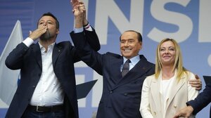 Ιταλία: Συνάντηση Μπερλουσκόνι, Μελόνι και Σαλβίνι για τον σχηματισμό της νέας κυβέρνησης