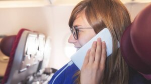 Αλλάζουν όλα για τη χρήση των κινητών στα αεροπλάνα 