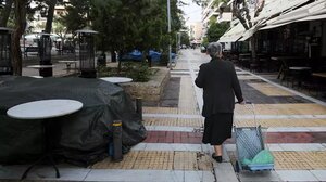 Η συγγνώμη της καφετέριας - μετά το σάλο - και το πάρτι για… ηλικιωμένους