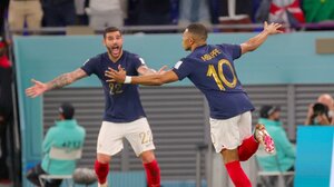 Μουντιάλ: Ο Εμπαπέ έστειλε τη Γαλλία στους «16»