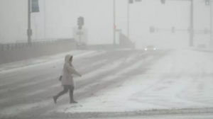 «Στο έλεος του χιονιά» η Νέα Υόρκη: Πολικό ψύχος, διακοπές ρεύματος και φόβοι για εκατοντάδες εγκλωβισμένους