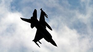 Πτώση F16 νότια της Χαλκιδικής: Τα σενάρια για το ατύχημα 