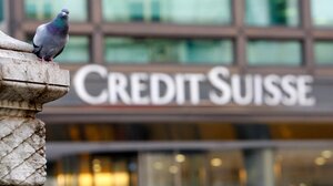 Οι επενδυτές της Credit Suisse απειλούν με μαζικές αγωγές και …οδοφράγματα