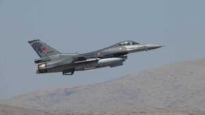 Υπερπτήση τουρκικών F-16 πάνω από τις Οινούσσες