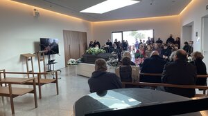 Στο Αποτεφρωτήριο Ριτσώνας το «τελευταίο αντίο» στον Νότη Μαυρουδή