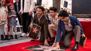 Οι Jonas Brothers απέκτησαν το αστέρι τους στο Hollywood