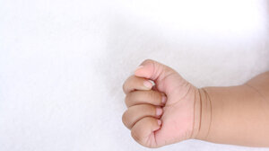 Ανατροπή στην υπόθεση του νεκρού νεογνού: Η μητέρα του το πέταξε στα σκουπίδια