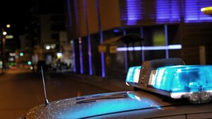 Μεθυσμένος επιτέθηκε στην πρώην σύζυγό του, στον γιο της και σε αστυνομικούς