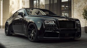 Εδώ ο κόσμος χάνεται και η Rolls-Royce πουλάει τρελά!