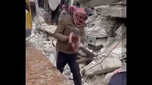 Το θαύμα της Τζαντάιρις: Νεογέννητο βρέφος εντοπίστηκε στα ερείπια σπιτιού