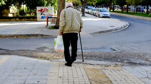 Μακρινό όνειρο η συνταξιοδότηση για τους σημερινούς έφηβους