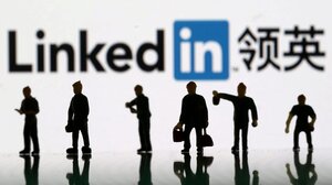 Η LinkedIn καταργεί 700 θέσεις εργασίας και ειδική υπηρεσία για την αγορά της Κίνας