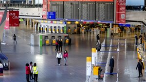 Πρωτοφανείς απεργίες παρέλυσαν τη Γερμανία