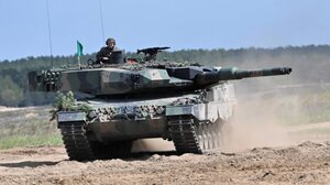 Η Πολωνία παρέδωσε 10 ακόμη άρματα μάχης Leopard 2 στο Κίεβο