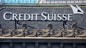 Ο αναγκαστικός γάμος UBS - Credit Suisse φέρνει το τέλος των αυξήσεων στα επιτόκια