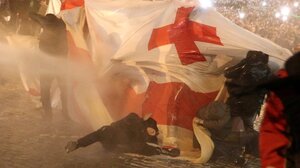 Γεωργία: Βίαιες διαδηλώσεις με αφορμή τον «αντιδυτικό» νόμο περί «ξένων πρακτόρων»