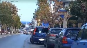 Πάρκαρε μπροστά σε κάδο και θα το ... πληρώσει