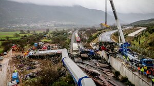 Τέμπη: Τα μοιραία λάθη, οι διαχρονικές παθογένειες και το αναπάντητο ερώτημα για την έκρηξη