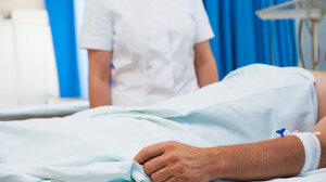 Στο νοσοκομείο με τροφική δηλητηρίαση μετά το πασχαλινό γεύμα