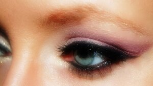 5+5 τρόποι να φορέσεις pastel ανοιξιάτικο eyeliner