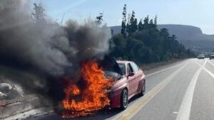 Στις φλόγες, στην εθνική οδό, ένα συλλεκτικό αυτοκίνητο