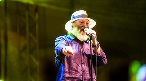 Ο Διονύσης Σαββόπουλος ελπίζει "σε αυτοδυναμία της Νέας Δημοκρατίας"