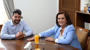 Με τον Δήμαρχο Χανίων και το Δημοτικό Συμβούλιο συναντήθηκε η Ντ. Μπακογιάννη