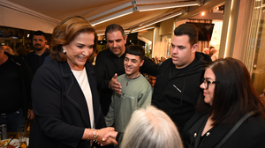 Στη Σούδα η Ντόρα Μπακογιάννη 